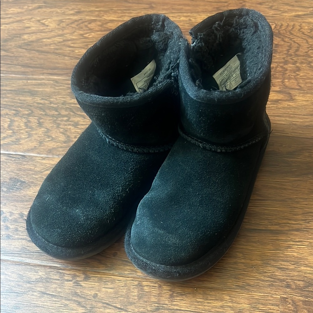 Girls Koolaburra by Ugg boots size 12